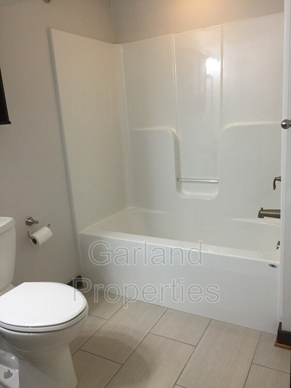 Building Photo - 110 Campbell Ave SE