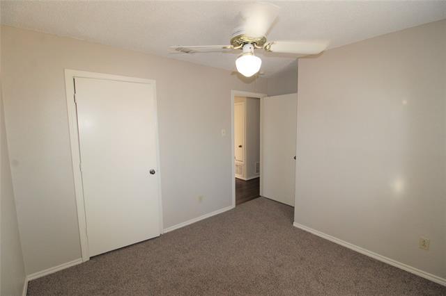 Building Photo - 2309 Lakeshore Ln