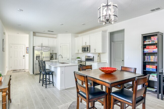 Building Photo - Beautiful 2 Bedroom, 2 Bathroom Home in St. Augustine Lakes