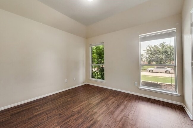 Building Photo - 105 Shadybrook Dr