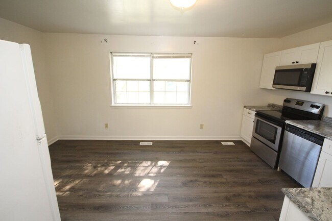 Building Photo - 1473 Charlestown Dr