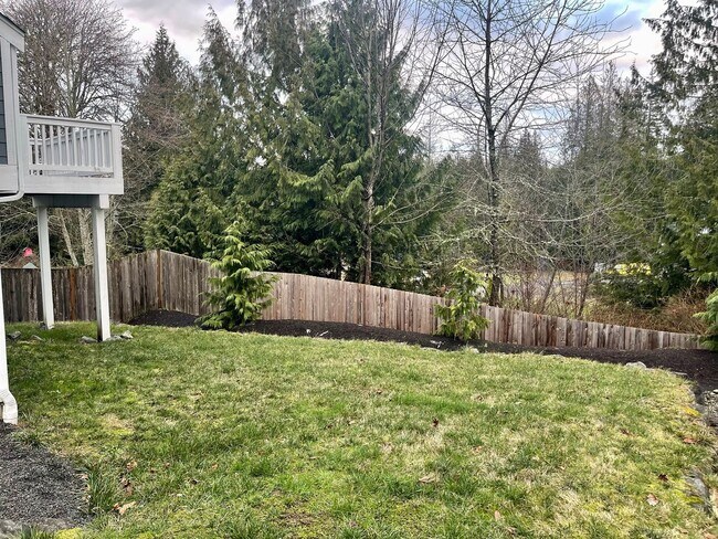 Building Photo - In town Poulsbo...close to everything! Bri...