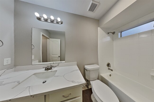 Building Photo - 3023 Glencullen Ln