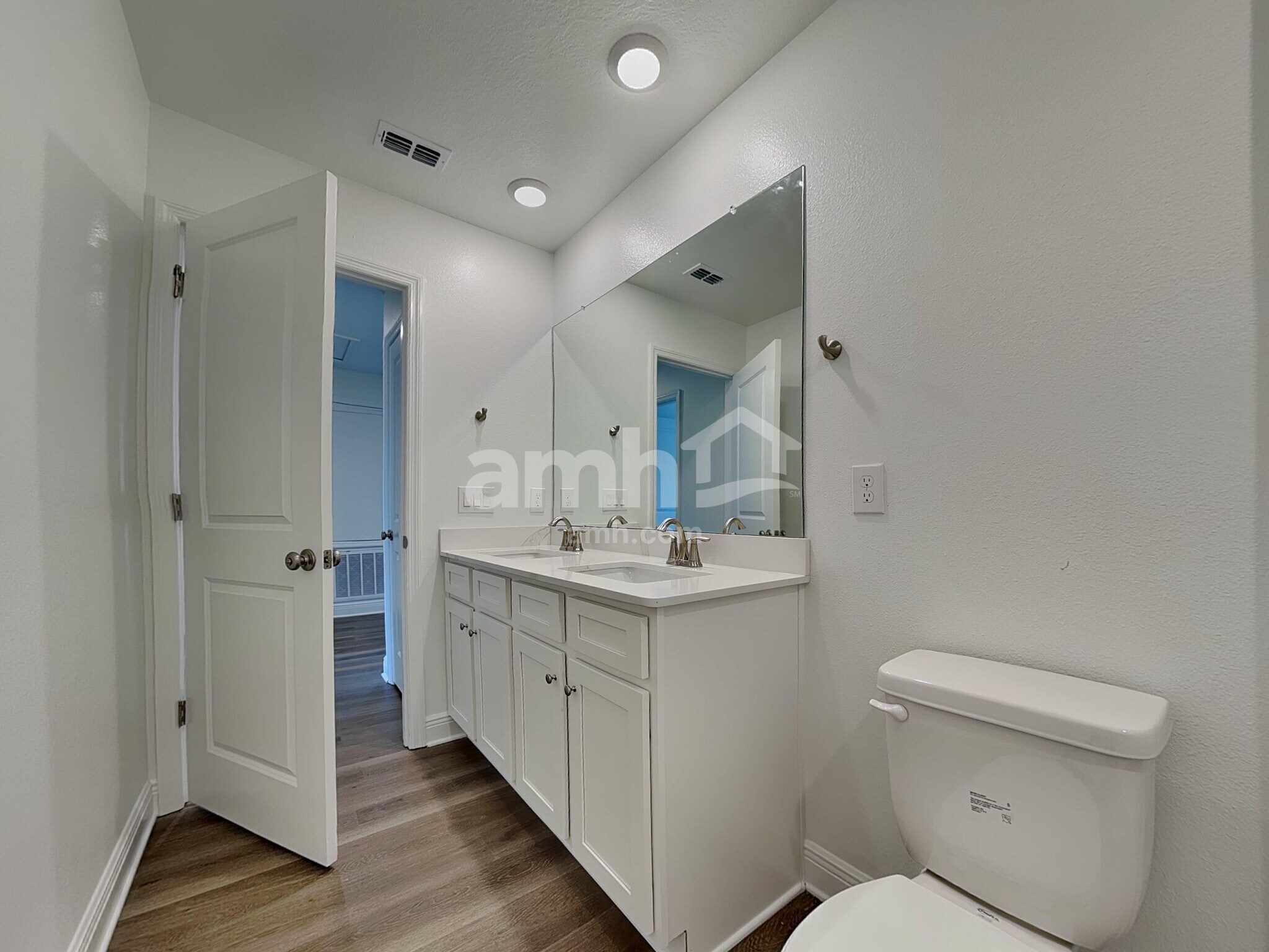 Building Photo - 5972 River Farm Ave