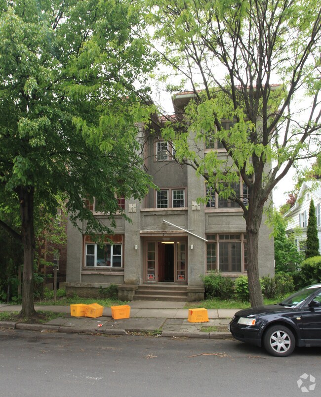 Building Photo - 5 Mather St
