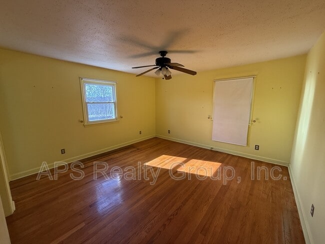 Building Photo - 4924 Stonington Rd SW