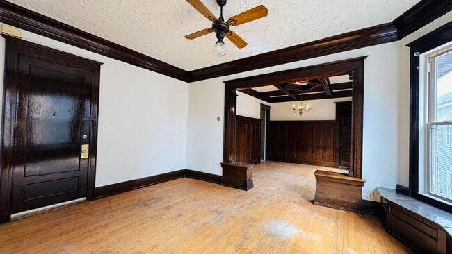 Building Photo - 1024 E Brady St