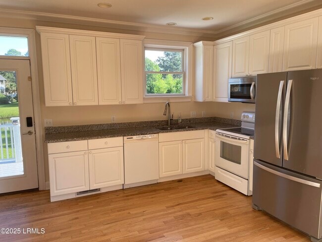 Building Photo - 42 Bostick Cir