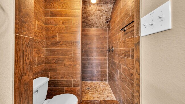 Building Photo - Find comfort, style, and convenience in this beautiful 3-bedroom home located in a desirable gate...