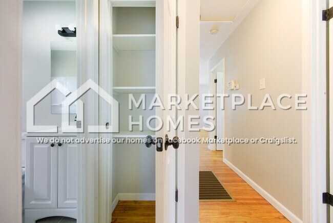 Building Photo - 312 Banff Cir