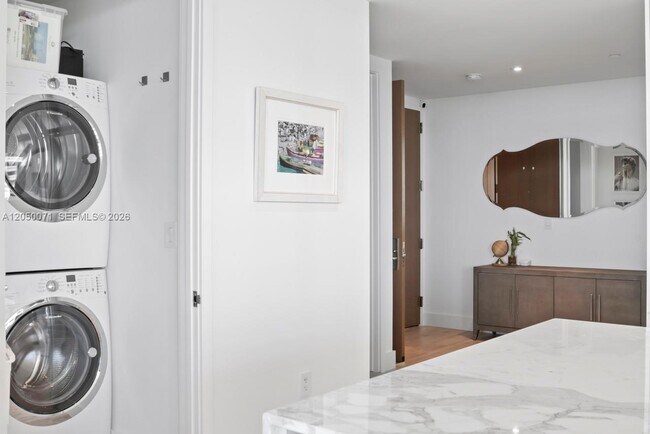 Building Photo - 10203 Collins Ave