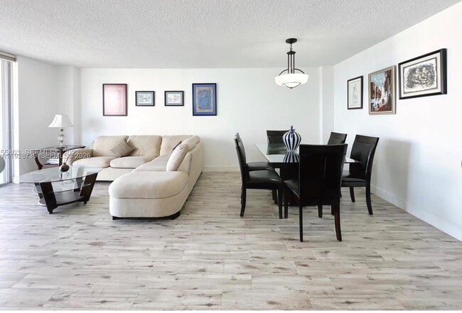 Building Photo - 5701 Collins Ave