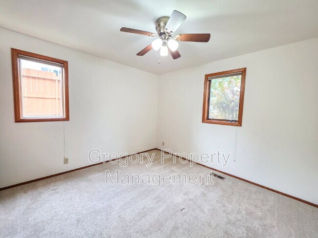 Building Photo - 4155 West Lake Sammamish Pkwy NE