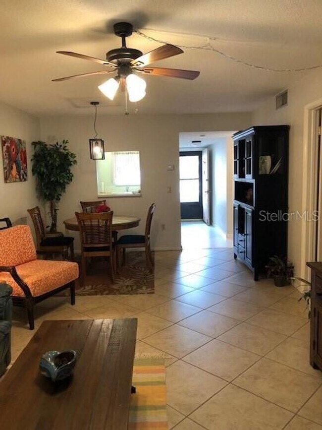 Building Photo - AVAILABLE OFF SEASON FOR $1,800/MO