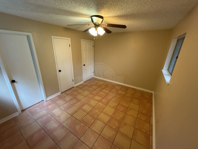 Building Photo - 3202 Brookbend Dr