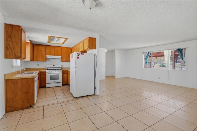 Building Photo - 7273 Sunny Vista Rd