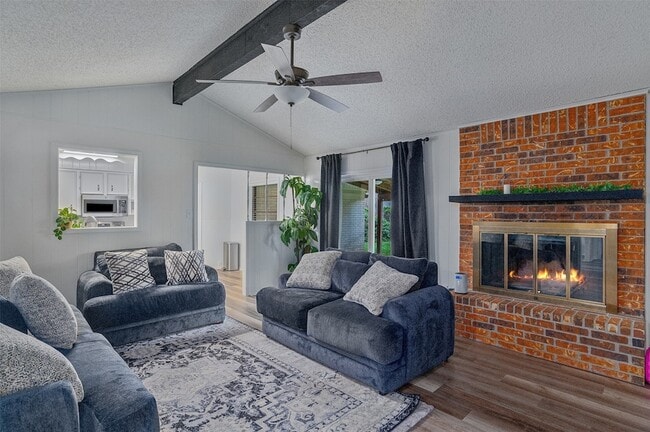 Building Photo - 130 Elmview Ln