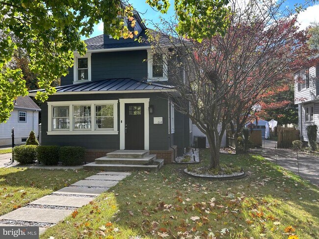 Building Photo - 614 Linden Ave