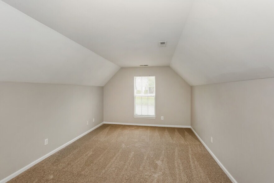 Building Photo - 9908 Spring Park Dr