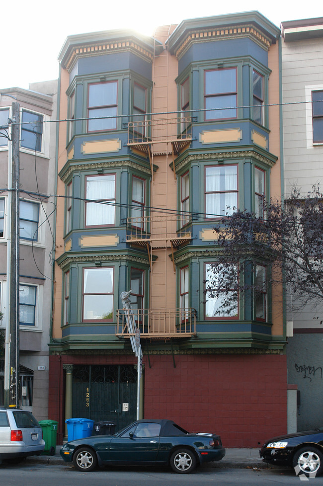 Building Photo - 1263 Oak St
