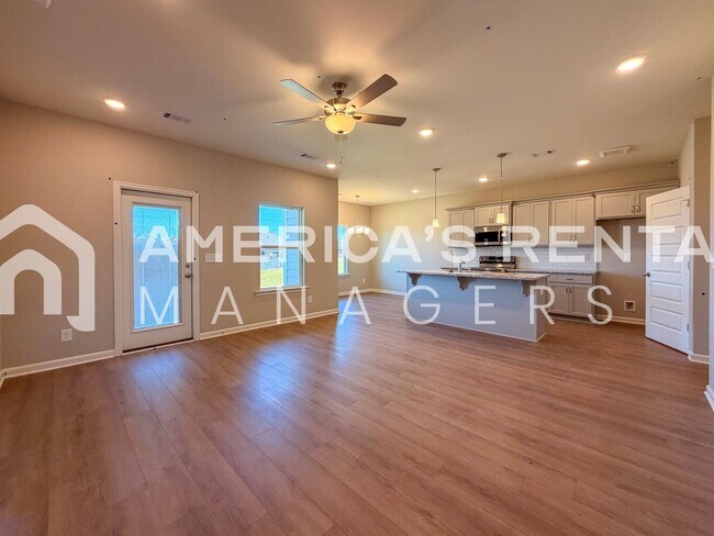 Building Photo - DEPOSIT PENDING!!! - Brand New Three Bedroom Hudson Plan for Rent in Tuscaloosa! Sign a 13-month ...