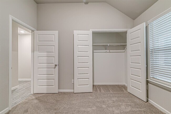 Building Photo - 2419 Rocky Mountain Dr