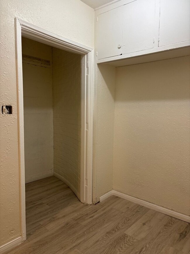 Building Photo - Charming 2BR Duplex in San Bernardino