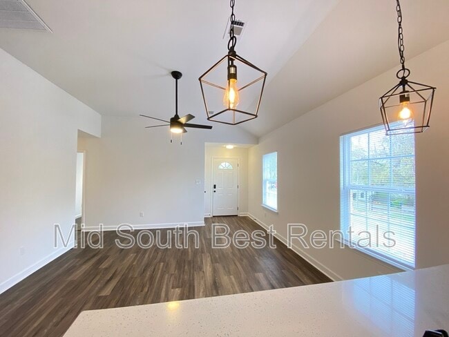 Building Photo - 2101 S Ringo St