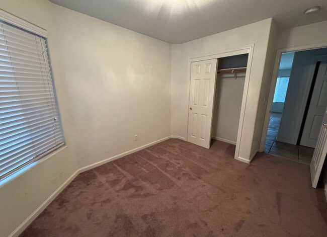 Building Photo - REDUCED! Beautiful Home with Pool and Pool Service Included!