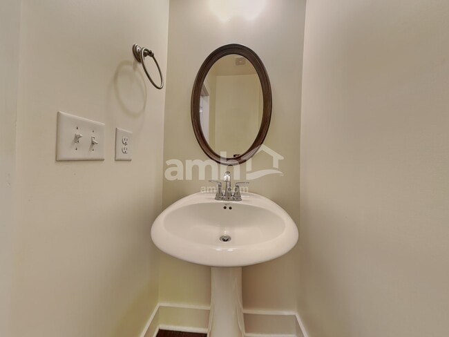 Building Photo - 1076 Adams Haven Bend