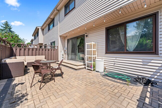 Building Photo - 6815 Brementowne Dr
