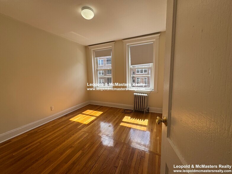 Building Photo - 309 Summit Ave