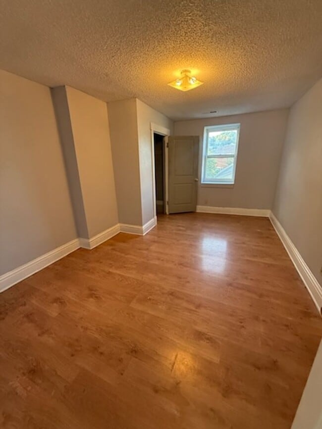 Building Photo - 1332 Buchanan Ave