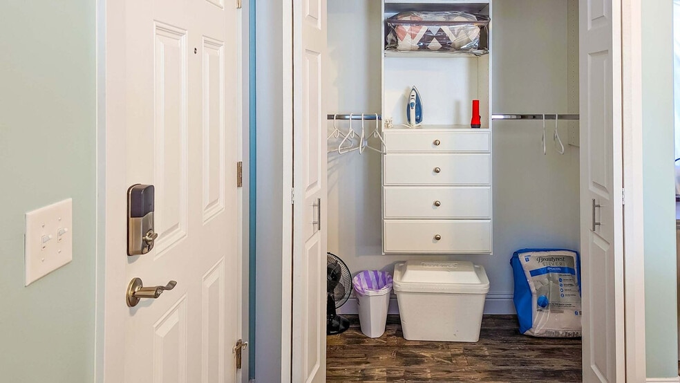 Building Photo - 918 S G St