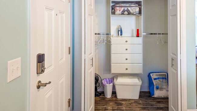 Building Photo - 918 S G St