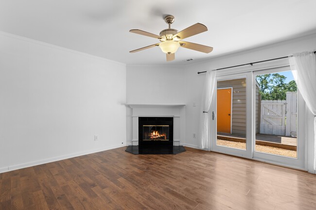 Building Photo - 5423 Pine Top Cir