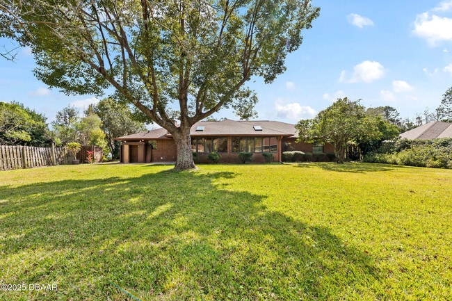 Building Photo - 16 Forest View Way