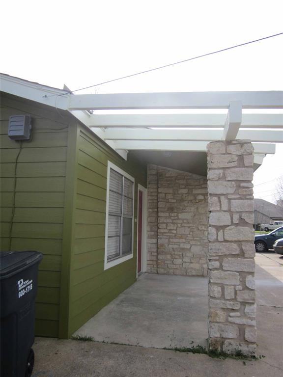 Building Photo - 102 Verna Spur