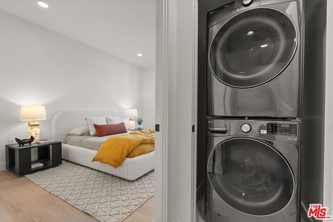 Building Photo - 1257 N Sweetzer Ave