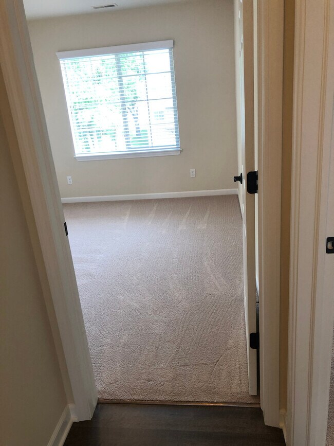 Building Photo - 8171 Promenade Dr