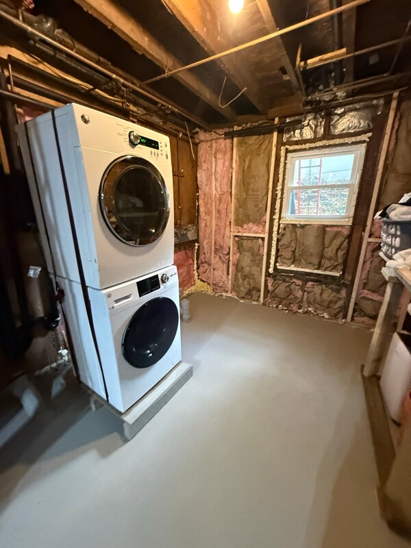 Building Photo - 107.5 Elm St