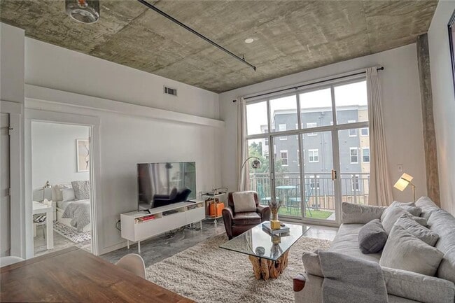 Building Photo - 245 N Highland Ave NE