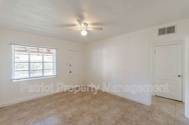 Building Photo - 928 W McDowell Rd