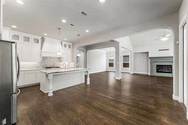 Building Photo - 2605 Greenlawn Dr