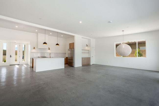 Building Photo - 416 Rosa Parks Rd