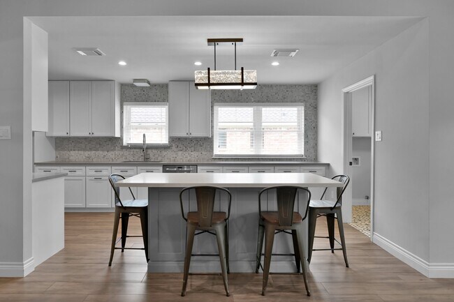 Building Photo - 2806 Triway Ln