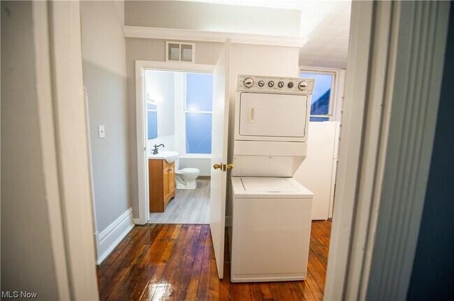 Building Photo - 641 Wheeling Ave