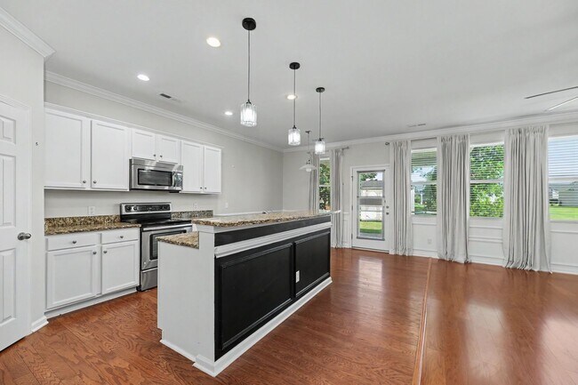 Building Photo - 247 Clayburne Dr