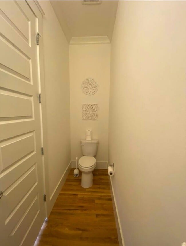 Building Photo - 225 Airlie Dr