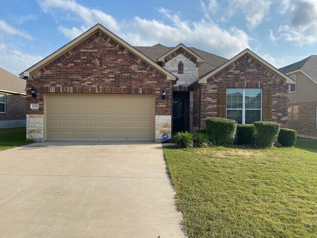 Primary Photo - 820 Olive Ln